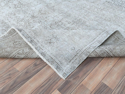 Tabriz Vintage hand-knotted worn wool rug in Ivory, 8'2" x 11'2" — SKU O081704 (view 6)