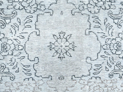 Tabriz Vintage hand-knotted worn wool rug in Ivory, 8'2" x 11'2" — SKU O081704 (view 8)