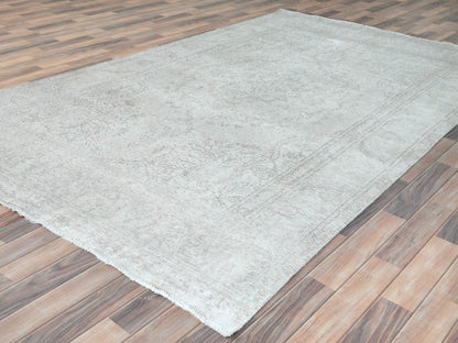 Tabriz Vintage hand-knotted worn wool rug in Ivory, 6'2" x 10'3" — SKU O081707 (view 4)
