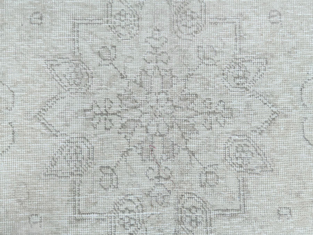 Tabriz Vintage hand-knotted worn wool rug in Ivory, 6'2" x 10'3" — SKU O081707 (view 9)