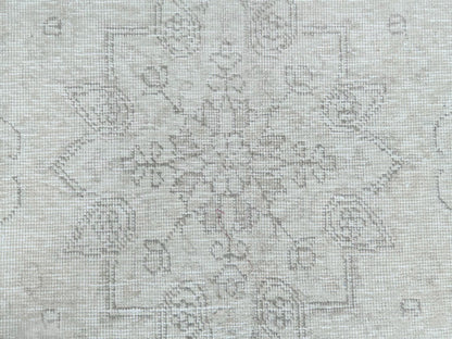 Tabriz Vintage hand-knotted worn wool rug in Ivory, 6'2" x 10'3" — SKU O081707 (view 9)