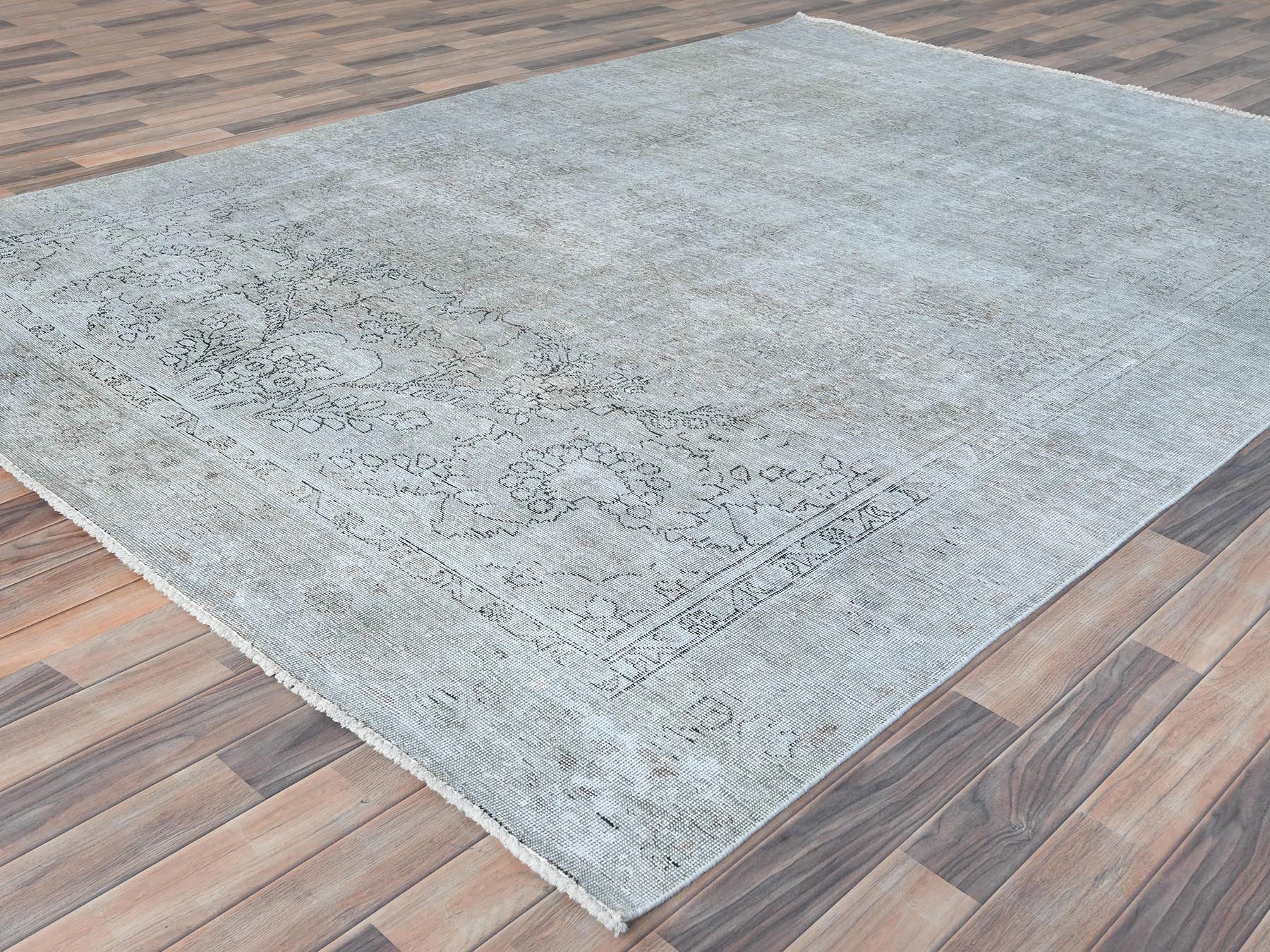 Tabriz Vintage hand-knotted worn wool rug in Ivory, 7'7" x 10'10" — SKU O081713 (view 3)