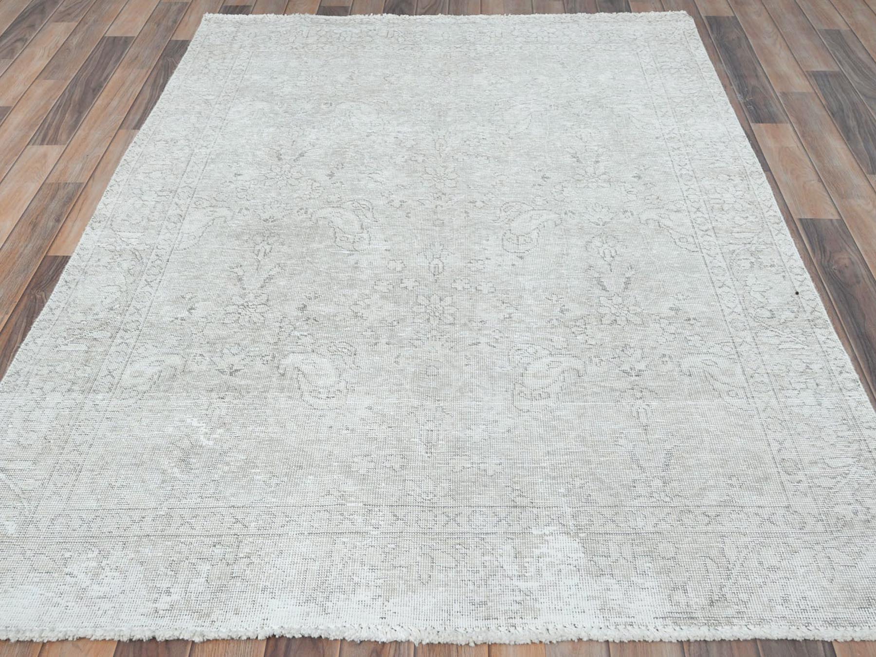 Tabriz Vintage hand-knotted worn wool rug in Ivory, 4'8" x 6'2" — SKU O081714 (view 2)