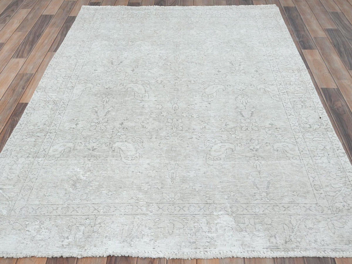 Tabriz Vintage hand-knotted worn wool rug in Ivory, 4'8" x 6'2" — SKU O081714 (view 2)
