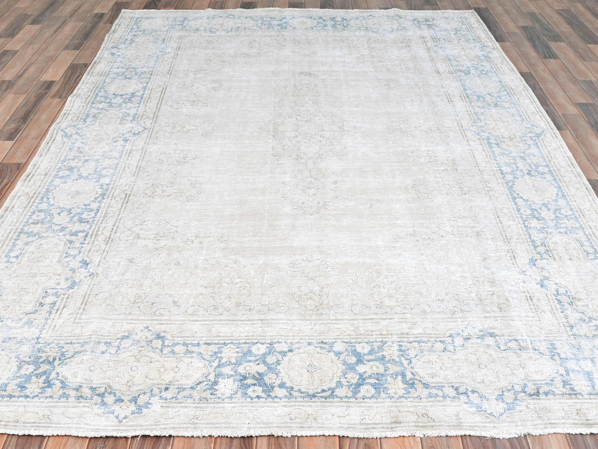 Kerman Persian hand-knotted worn wool rug in Ivory & Blue, 7' x 10' — SKU O081940 (view 3)