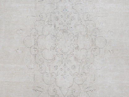 Kerman Persian hand-knotted worn wool rug in Ivory & Blue, 7' x 10' — SKU O081940 (view 9)