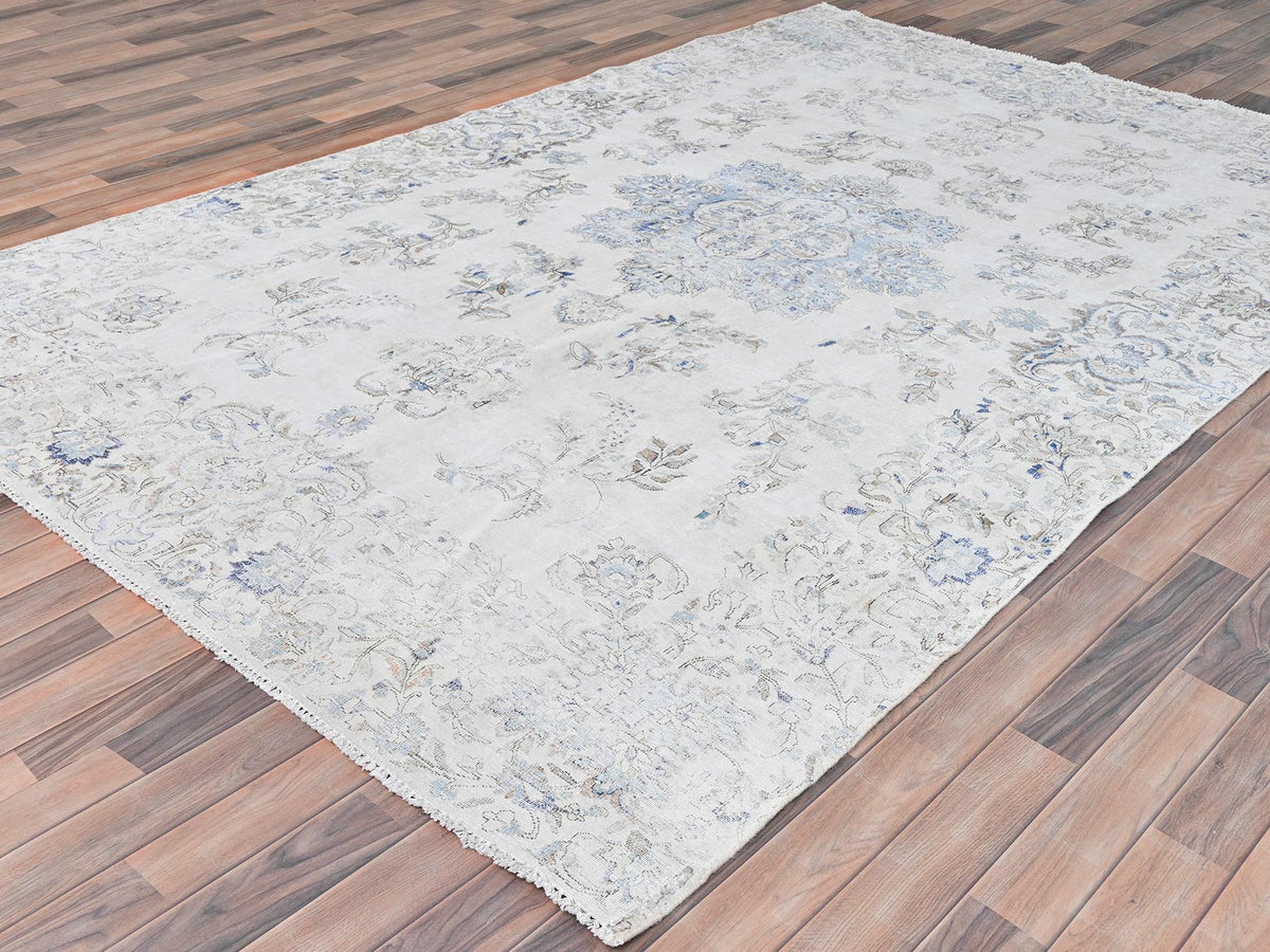 Kerman Persian hand-knotted worn wool rug in Ivory, 6'9" x 10'1" — SKU O081941 (view 4)