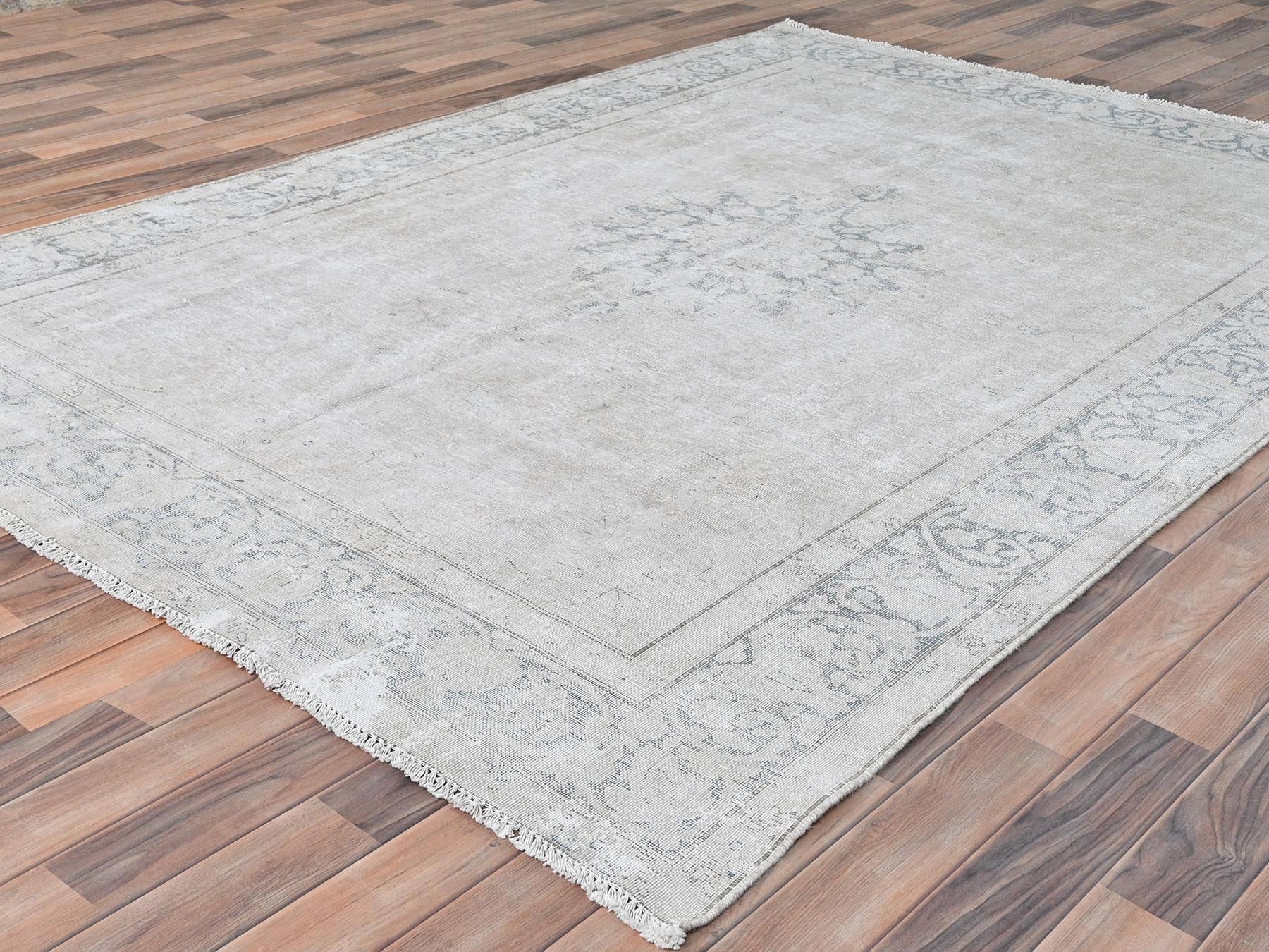 Kerman Persian hand-knotted worn wool rug in Ivory, 6'4" x 9'3" — SKU O081944 (view 4)