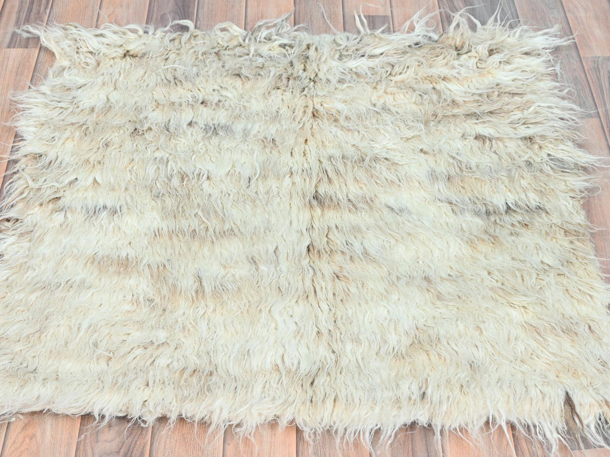 Modern / Contemporary hand-knotted wool rug in Beige, 3' x 3' — SKU O082021 (view 2)