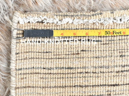 Beige 2'10" x 5'5" Modern and Contemporary Hand knotted Wool Rug - Sku: O082024
