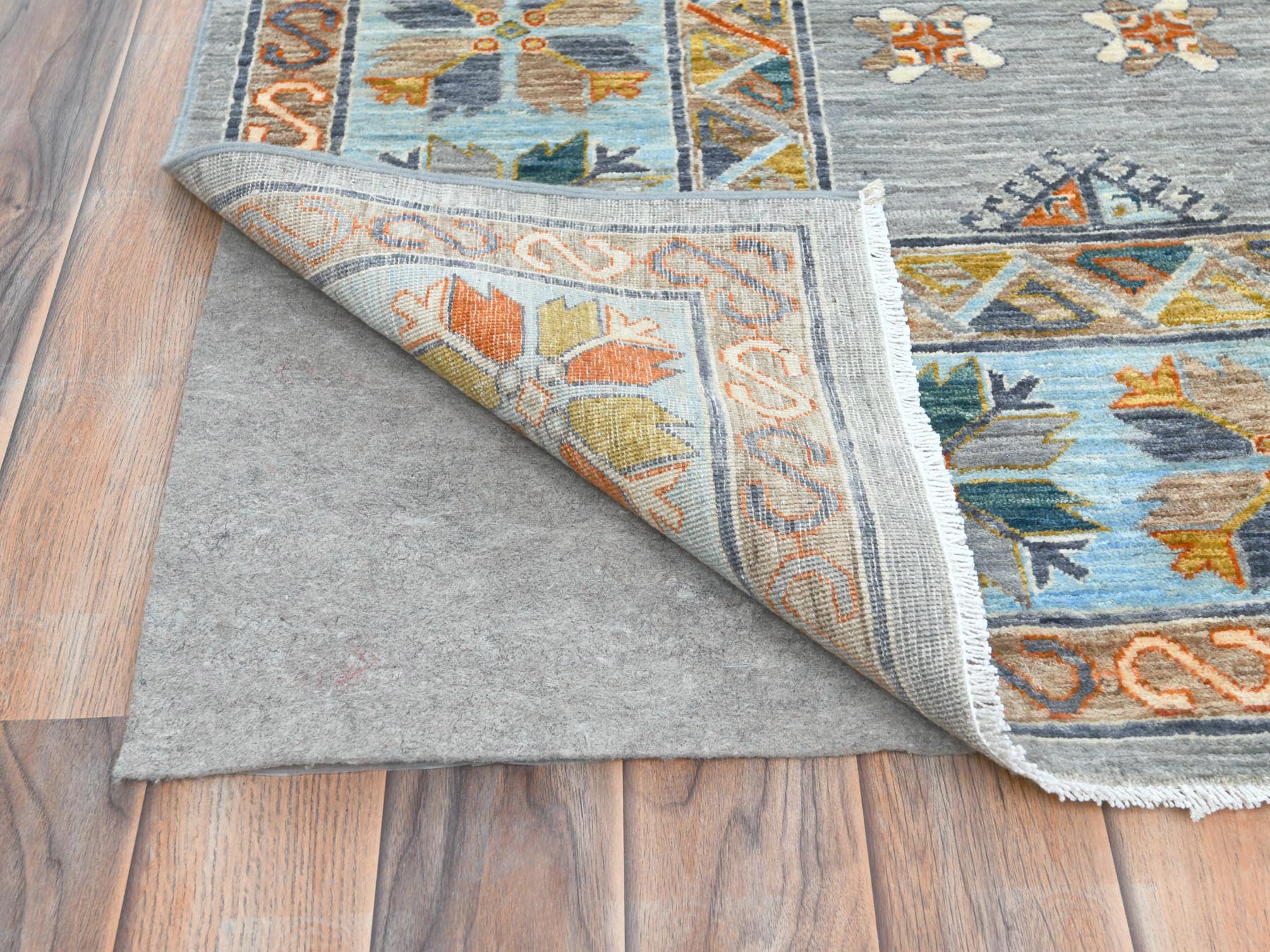 Tribal & Geometric hand-knotted wool rug in Gray & Light Blue, 8'3" x 9'7" — SKU O082029 (view 4)
