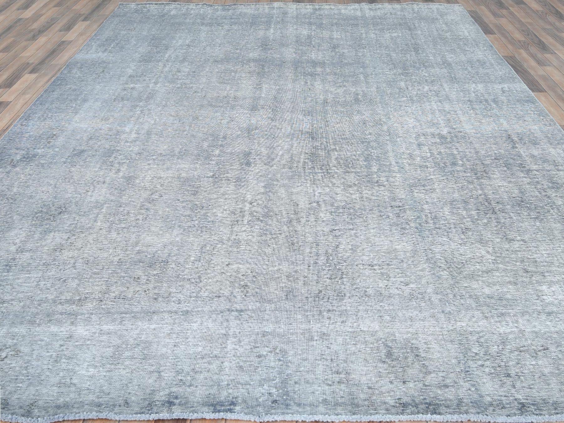 Tabriz Vintage hand-knotted wool rug in Gray, 9'5" x 12'2" — SKU O082097 (view 2)