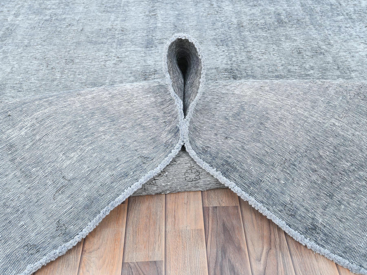 Tabriz Vintage hand-knotted wool rug in Gray, 9'5" x 12'2" — SKU O082097 (view 5)