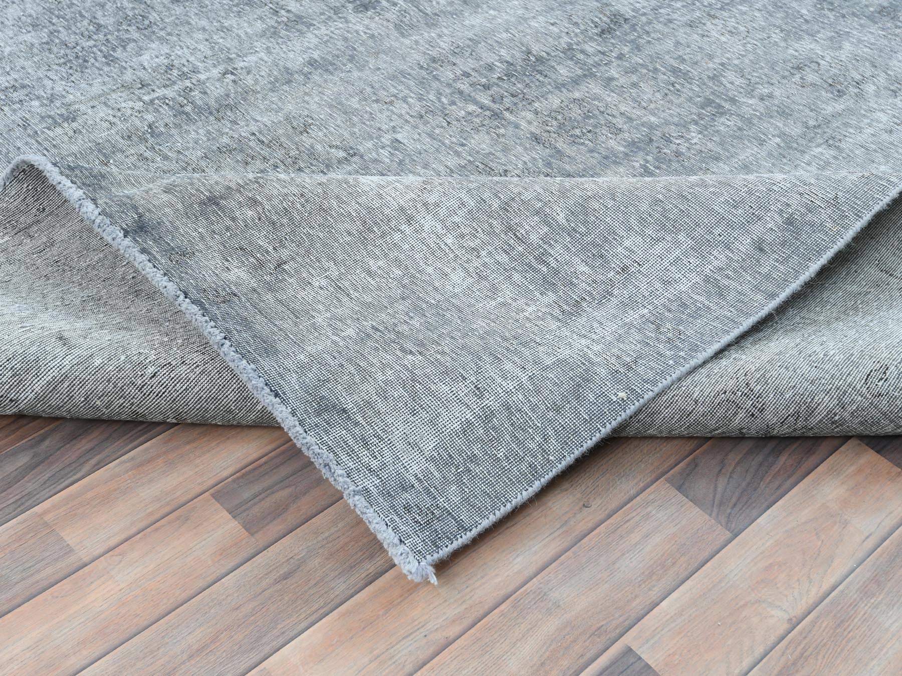 Tabriz Vintage hand-knotted wool rug in Gray, 9'5" x 12'2" — SKU O082097 (view 6)