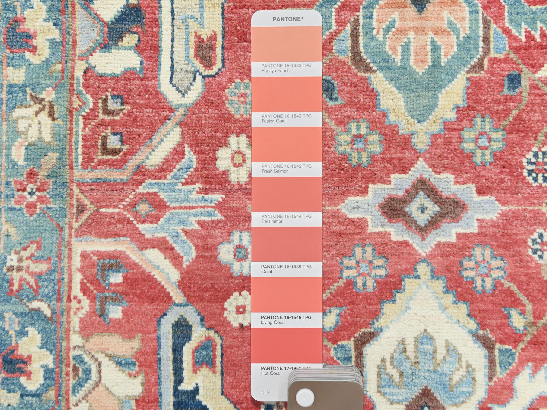 Peshawar Heriz hand-knotted wool rug in Red & Ivory, 9' x 12' — SKU O082151 (view 7)