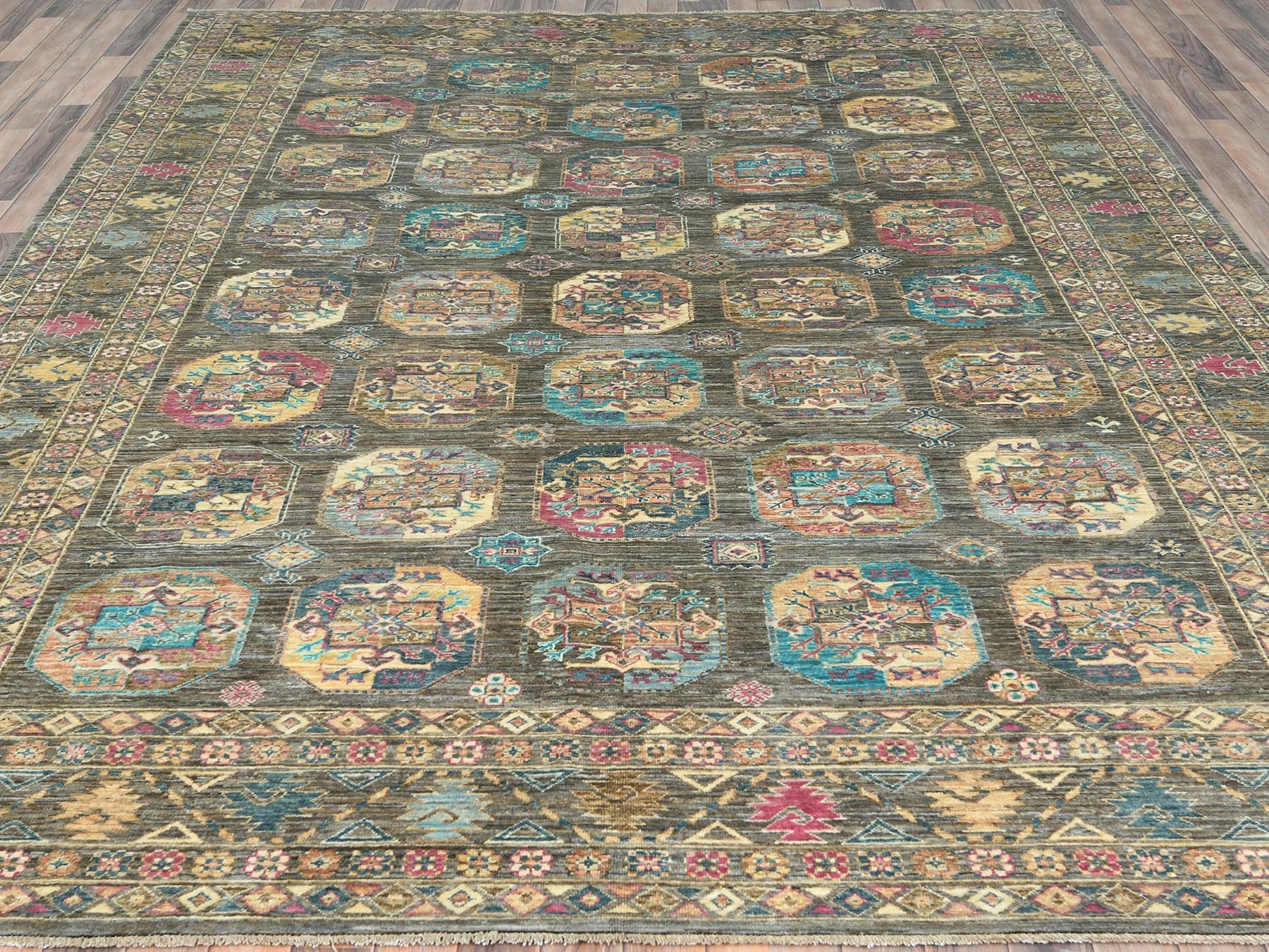 Kazak Kazak hand-knotted wool rug in Gray, 8'9" x 11'7" — SKU O082271 (view 2)