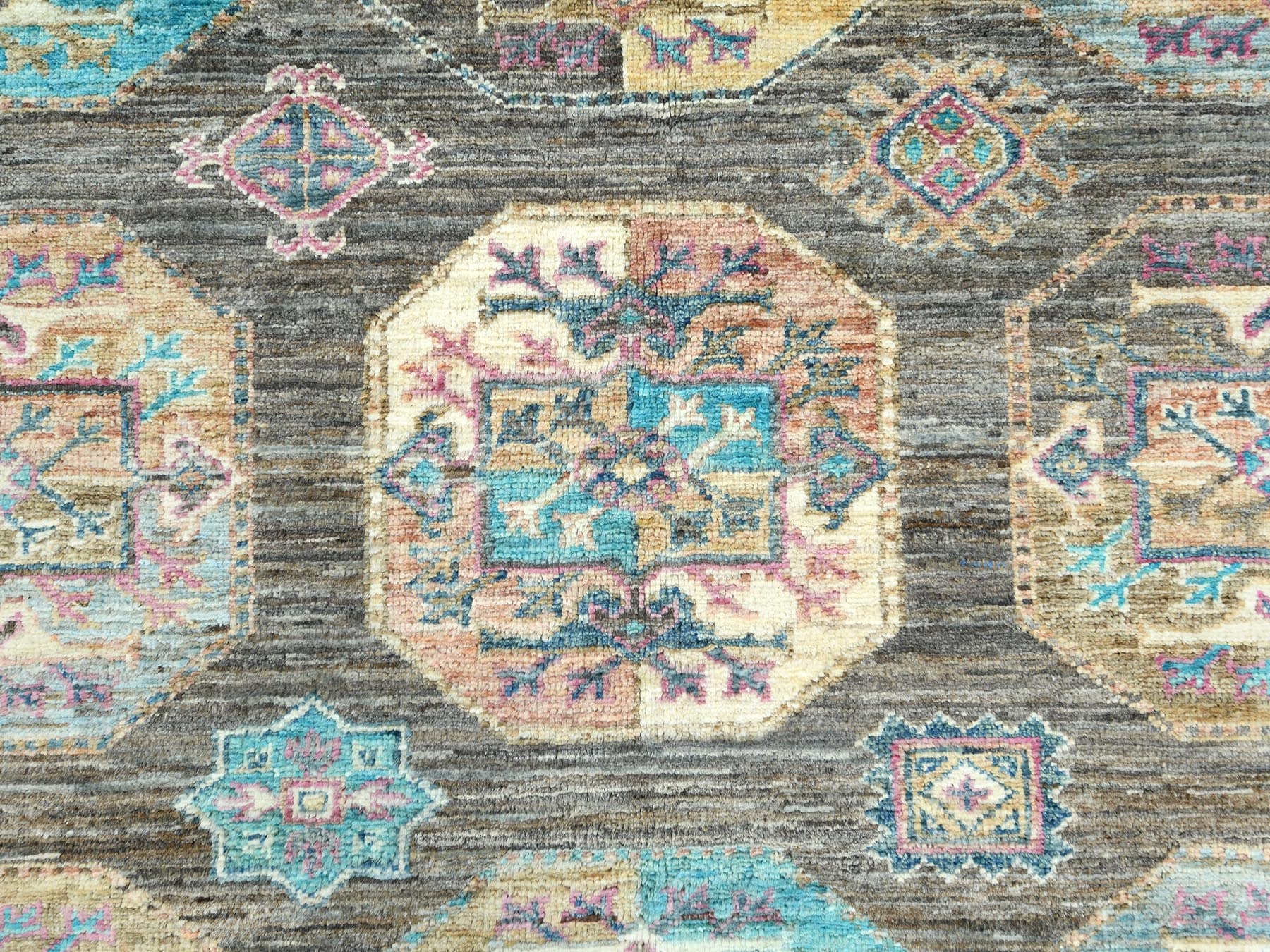 Kazak Kazak hand-knotted wool rug in Gray, 8'9" x 11'7" — SKU O082271 (view 8)