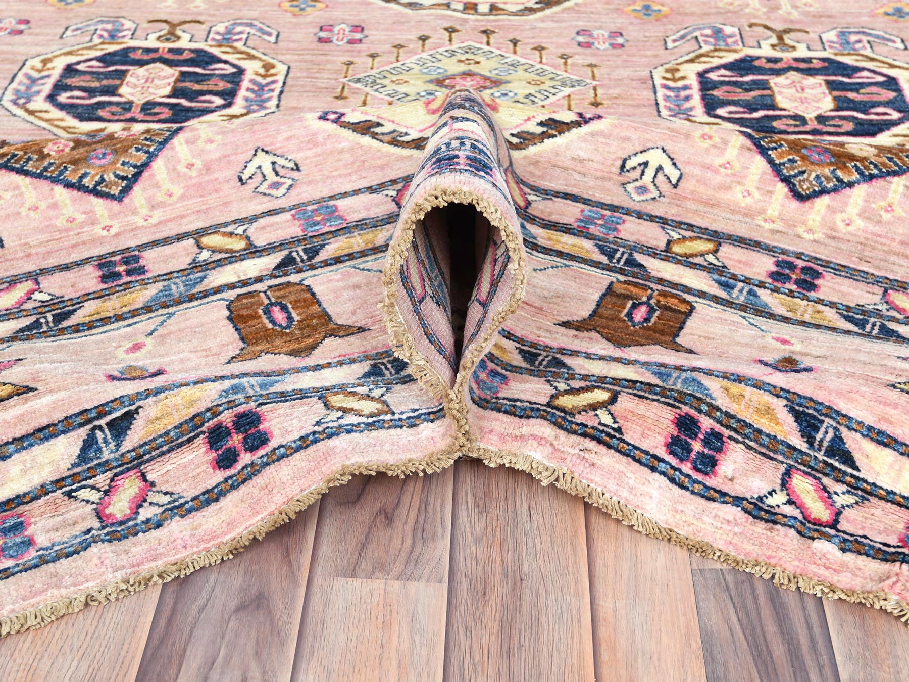 Kazak Kazak hand-knotted wool rug in Pink, 8'10" x 12' — SKU O082289 (view 5)