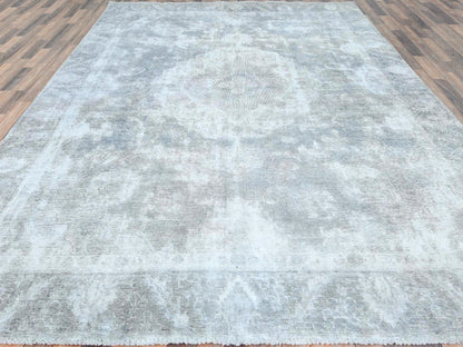 Tabriz Vintage hand-knotted wool rug in Gray, 8'10" x 11'11" — SKU O082339 (view 2)