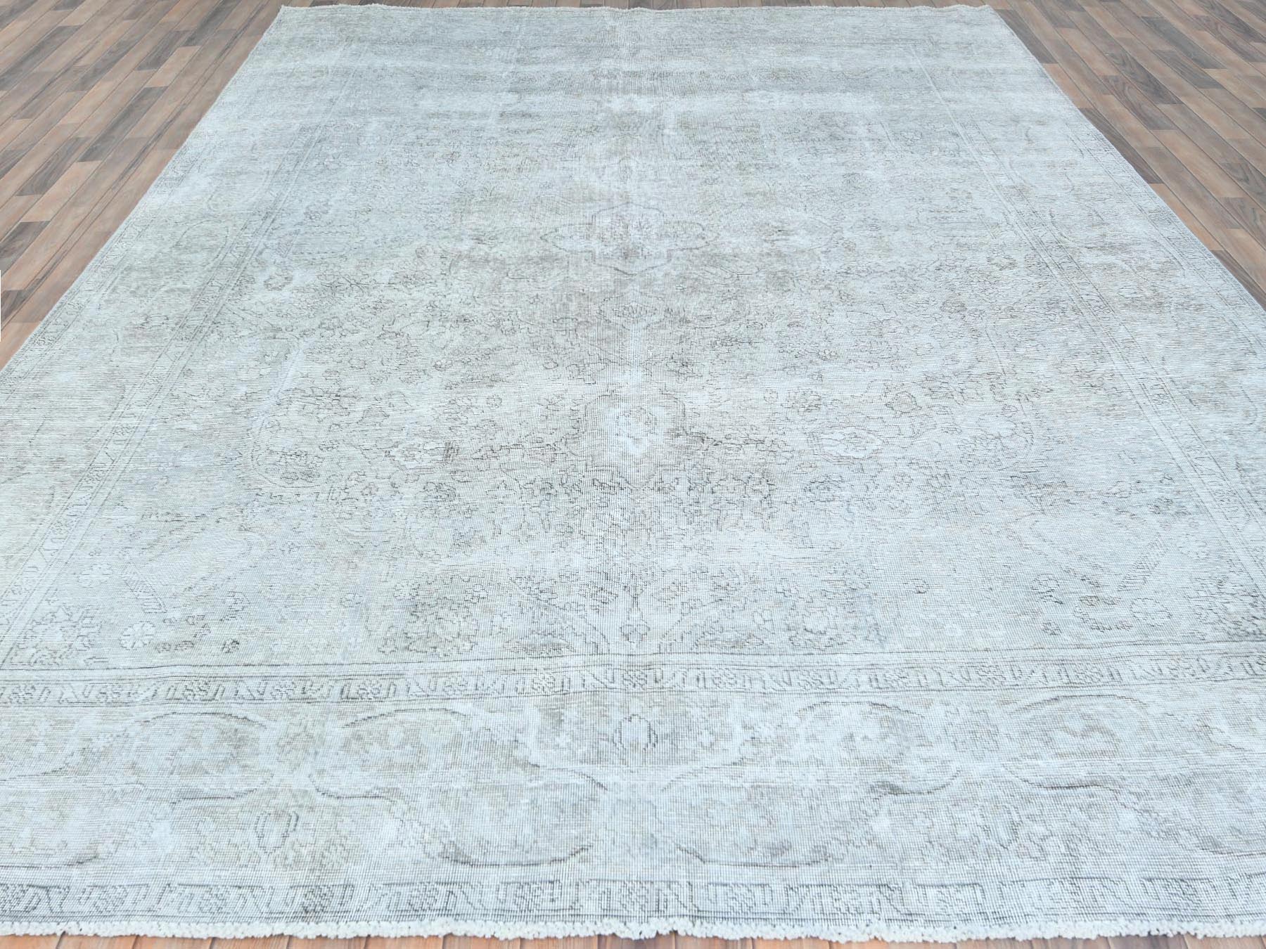 Tabriz Vintage hand-knotted wool rug in Gray, 9'4" x 12'3" — SKU O082340 (view 2)