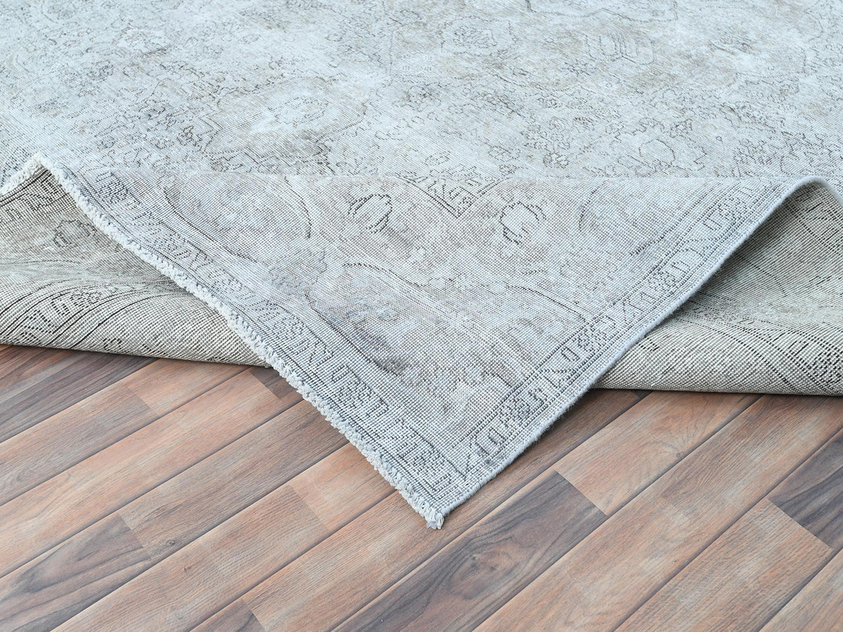 Tabriz Vintage hand-knotted wool rug in Gray, 9'4" x 12'3" — SKU O082340 (view 6)