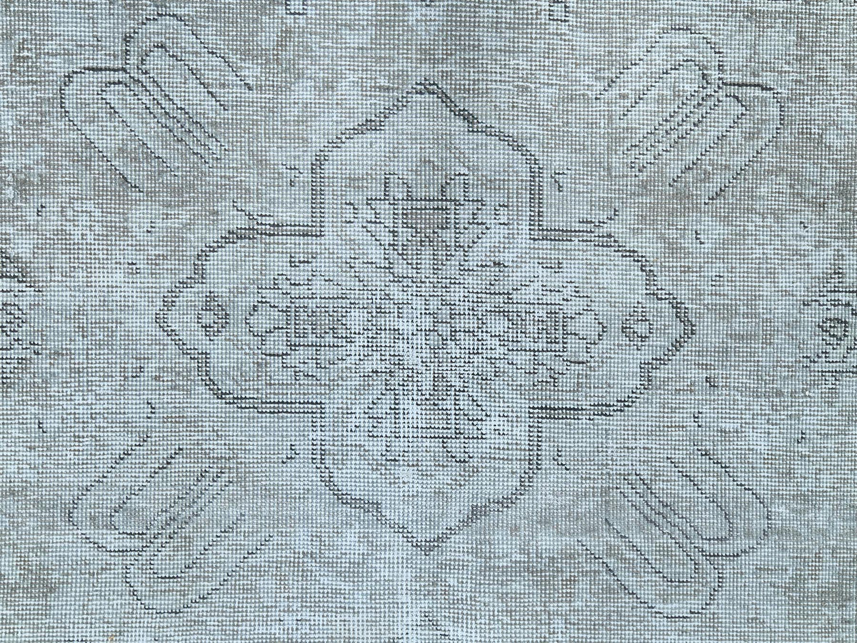 Tabriz Vintage hand-knotted wool rug in Gray, 9'4" x 12'3" — SKU O082340 (view 8)