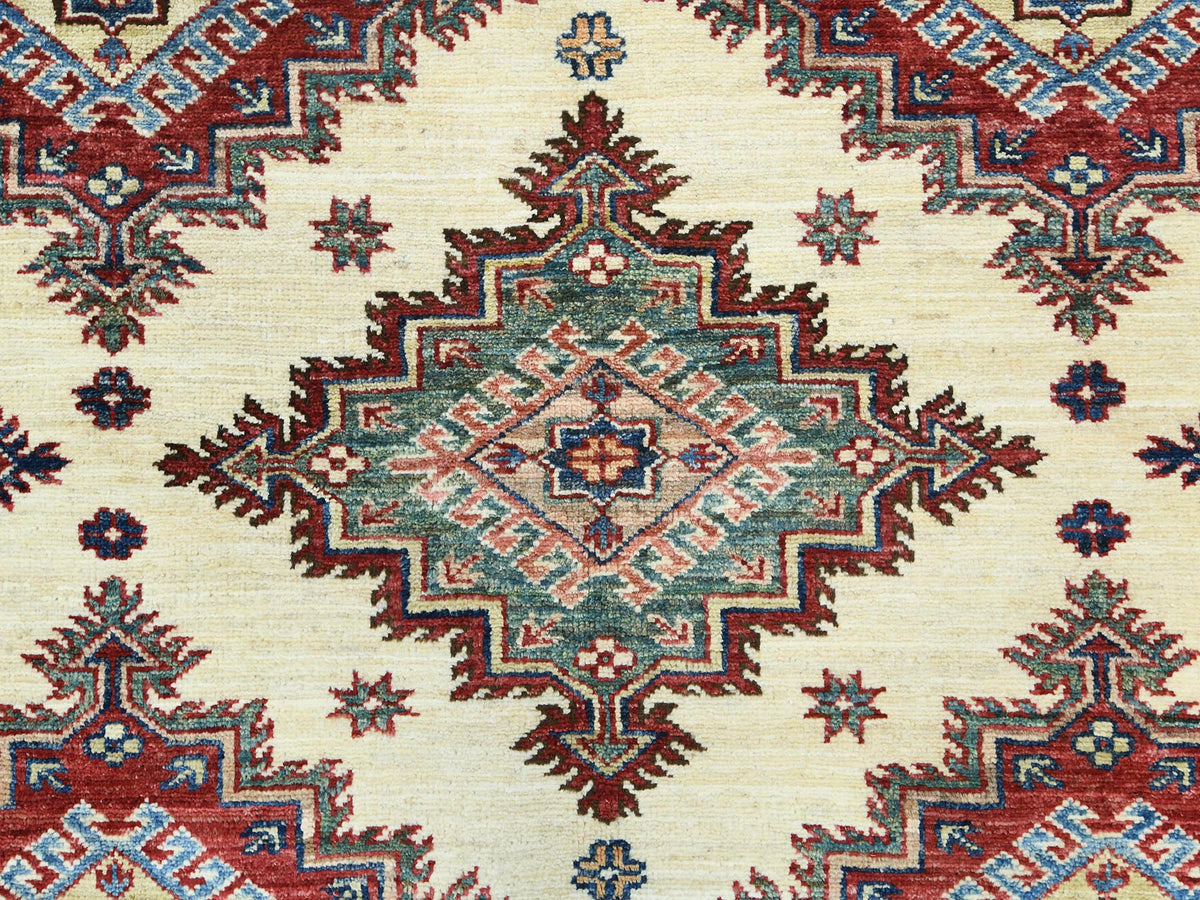 Kazak Kazak hand-knotted wool rug in Ivory & Beige, 9'3" x 12' — SKU O082380 (view 8)