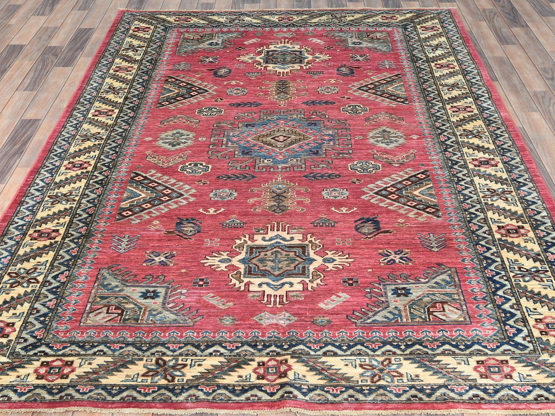 Kazak Kazak hand-knotted wool rug in Pink & Ivory, 6' x 8'9" — SKU O082390 (view 3)