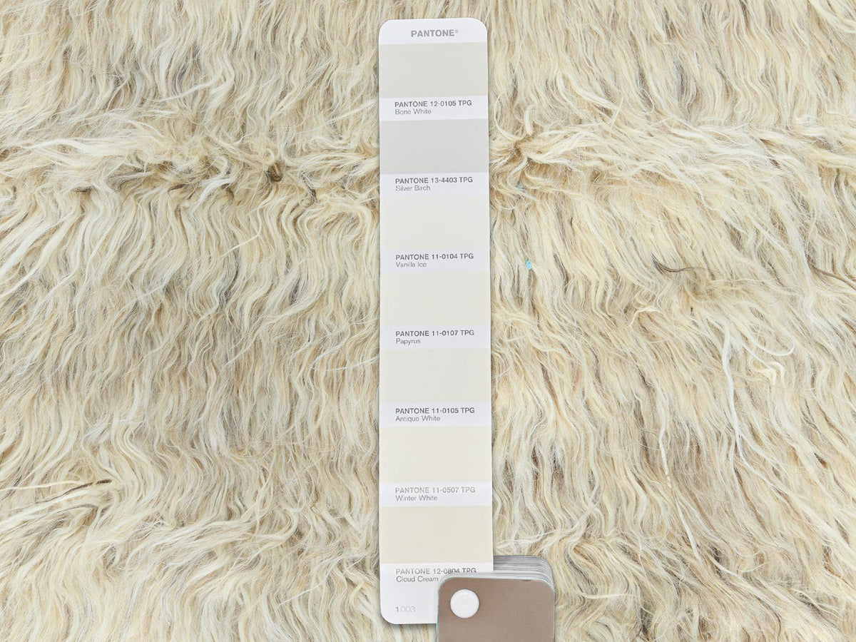 Modern / Contemporary hand-knotted wool runner in Beige, 2'7" x 10'1" — SKU O082573 (view 4)
