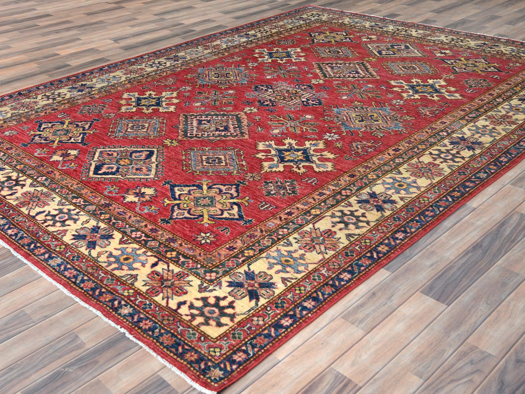 Kazak Kazak hand-knotted wool rug in Red & Ivory, 7'10" x 10'6" — SKU O082640 (view 3)