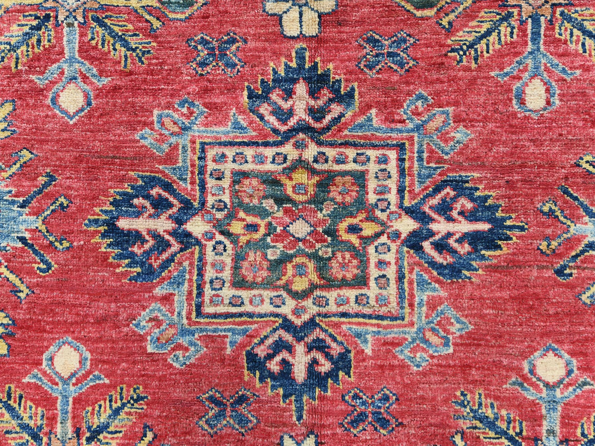Kazak Kazak hand-knotted wool rug in Red & Ivory, 7'10" x 10'6" — SKU O082640 (view 8)