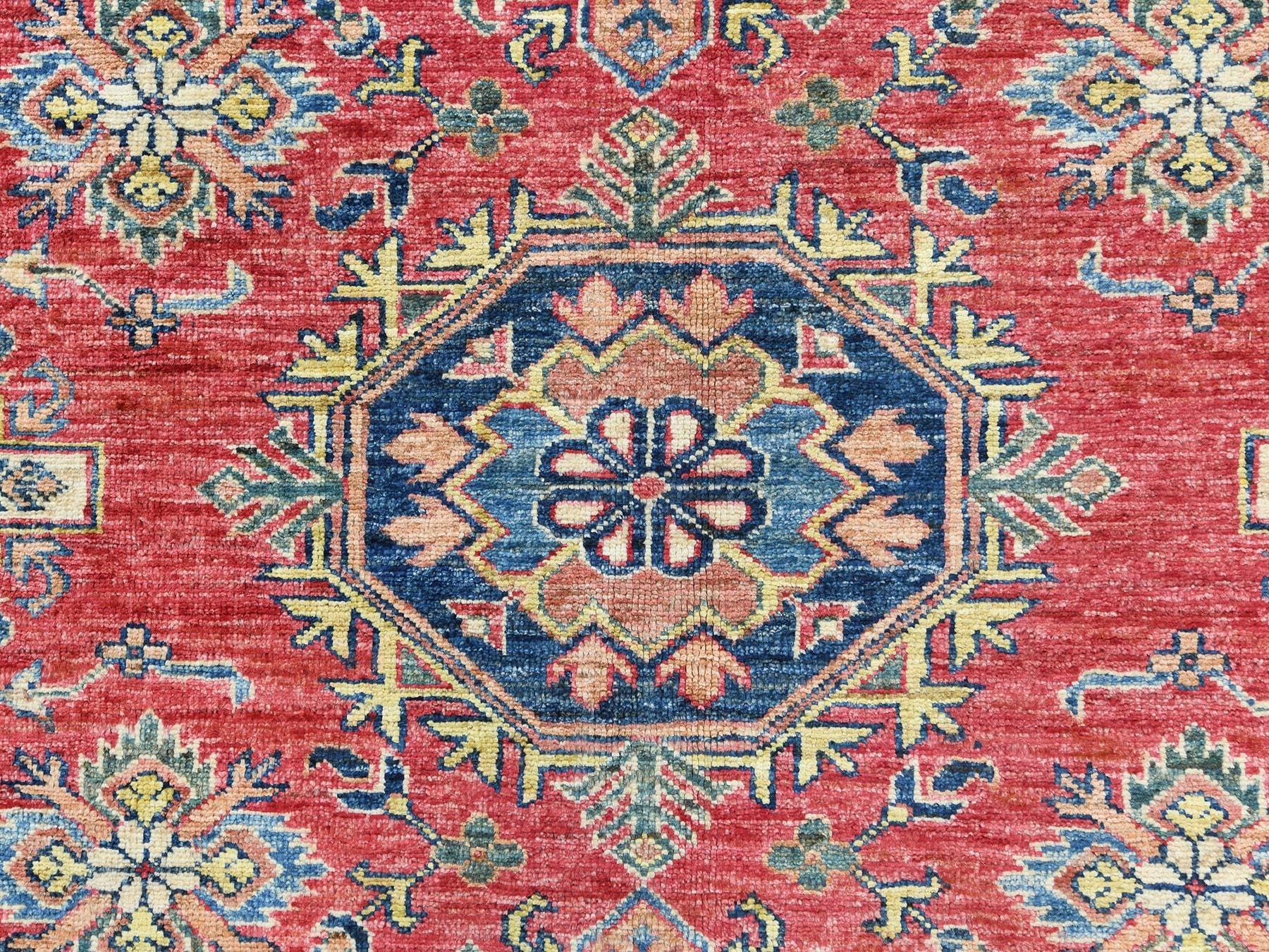 Kazak Kazak hand-knotted wool rug in Red & Ivory, 8'10" x 12'8" — SKU O082641 (view 8)
