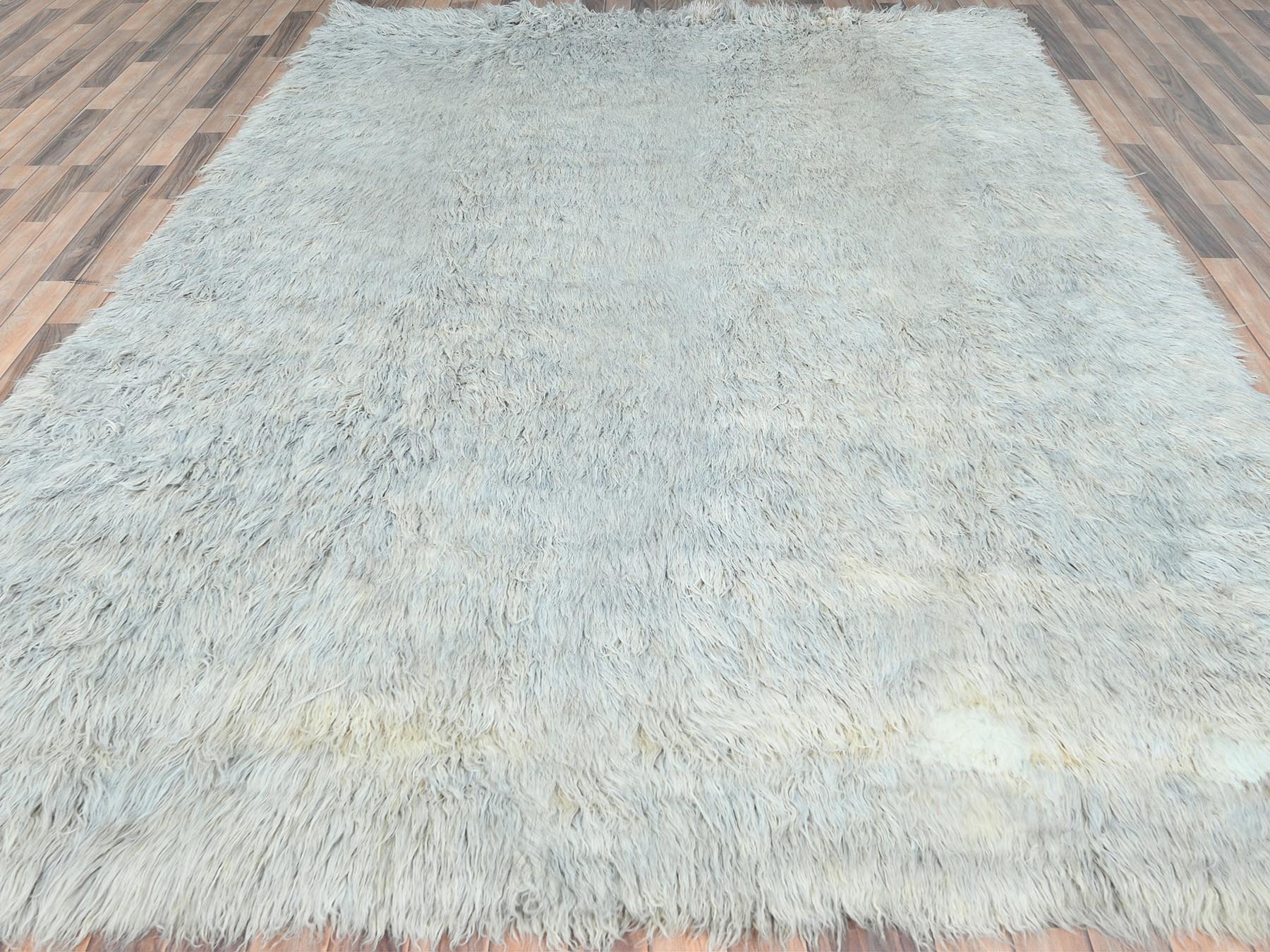 Modern / Contemporary hand-knotted wool rug in Gray, 8' x 9'9" — SKU O082660 (view 2)