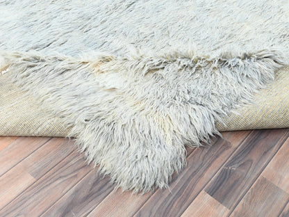 Modern / Contemporary hand-knotted wool rug in Gray, 8' x 9'9" — SKU O082660 (view 6)