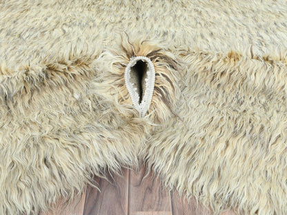 Modern / Contemporary hand-knotted wool rug in Gray, 7'7" x 9'10" — SKU O082661 (view 5)