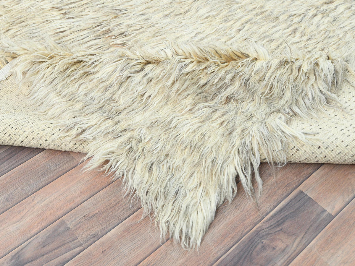 Modern / Contemporary hand-knotted wool rug in Gray, 7'7" x 9'10" — SKU O082661 (view 6)
