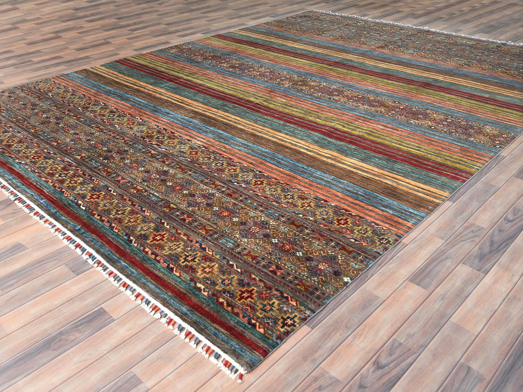 Kazak Kazak hand-knotted wool rug in Red, 9'10" x 13'2" — SKU O082687 (view 3)