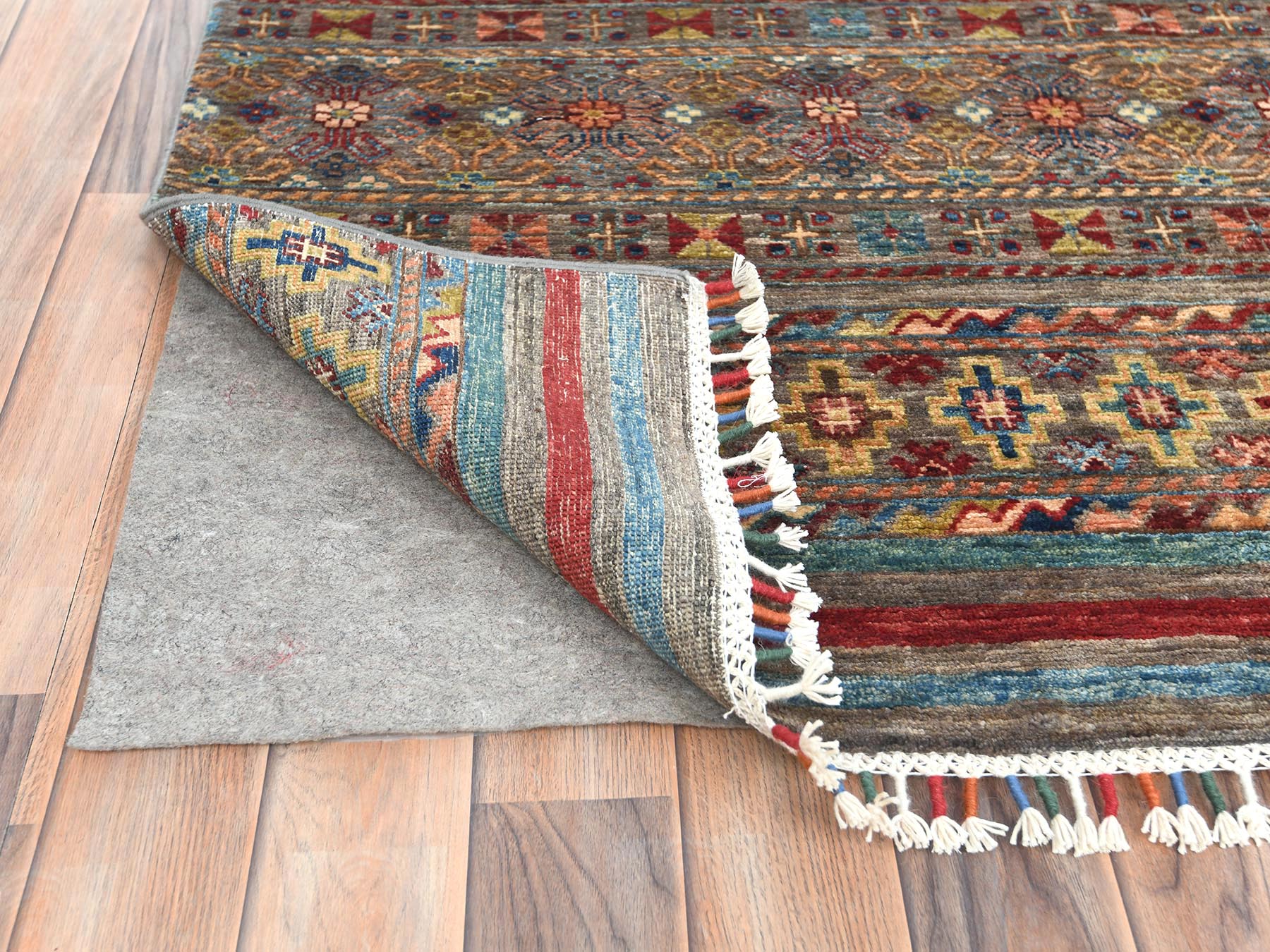 Kazak Kazak hand-knotted wool rug in Red, 9'10" x 13'2" — SKU O082687 (view 4)
