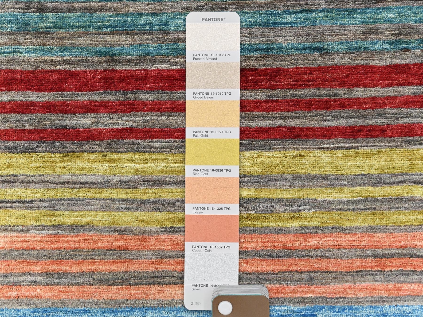 Kazak Kazak hand-knotted wool rug in Red, 9'10" x 13'2" — SKU O082687 (view 7)