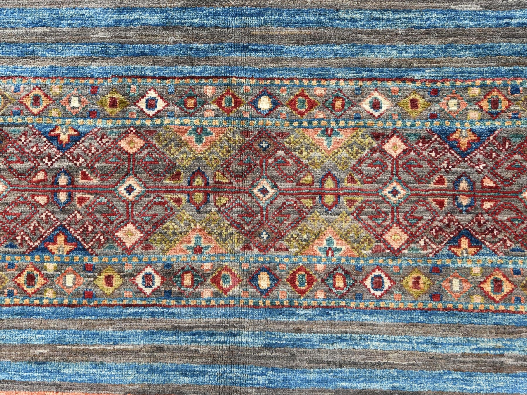 Kazak Kazak hand-knotted wool rug in Red, 9'10" x 13'2" — SKU O082687 (view 8)