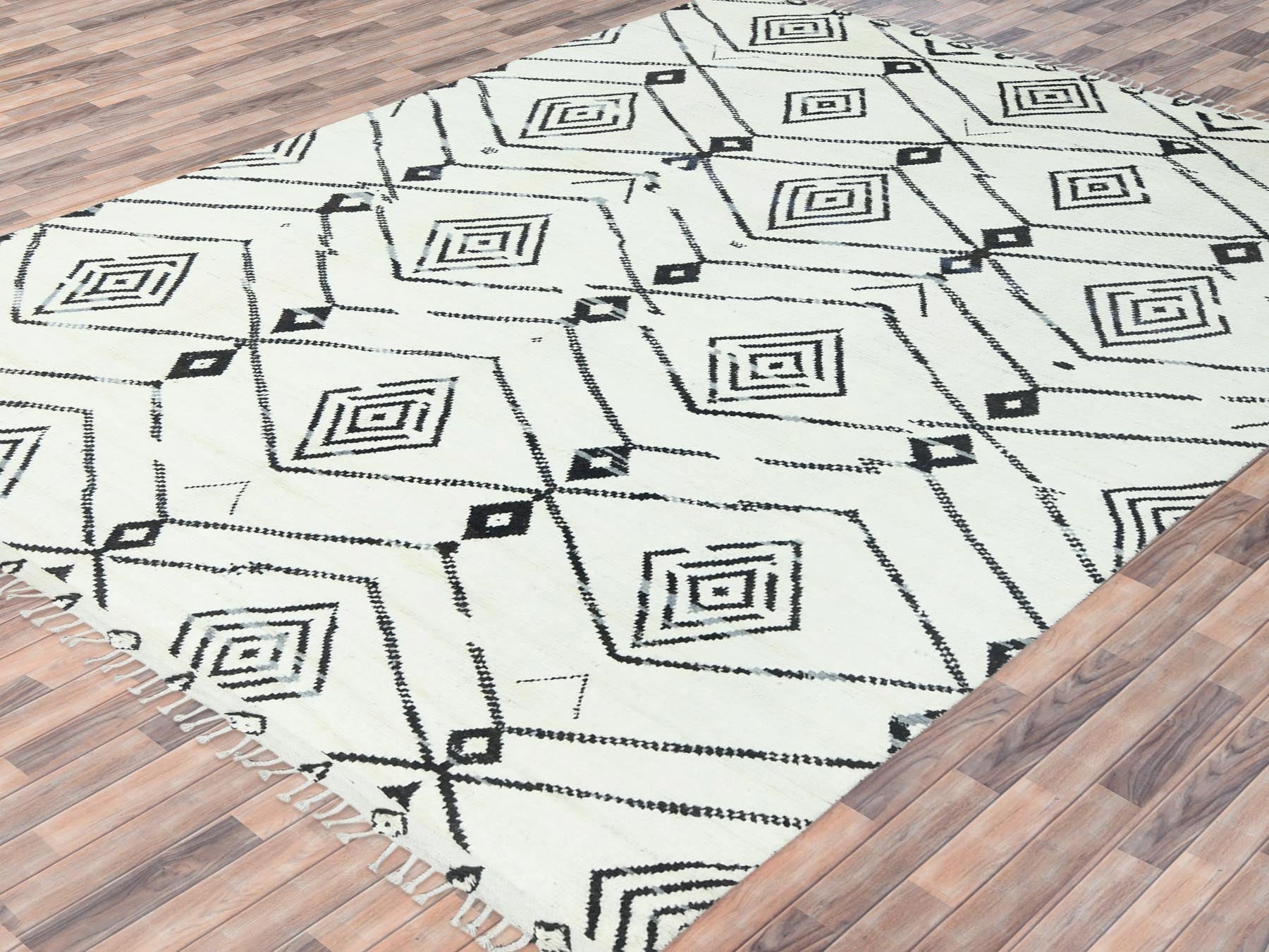 Tribal & Geometric hand-knotted wool rug in Ivory, 10' x 14'4" — SKU O082953 (view 3)