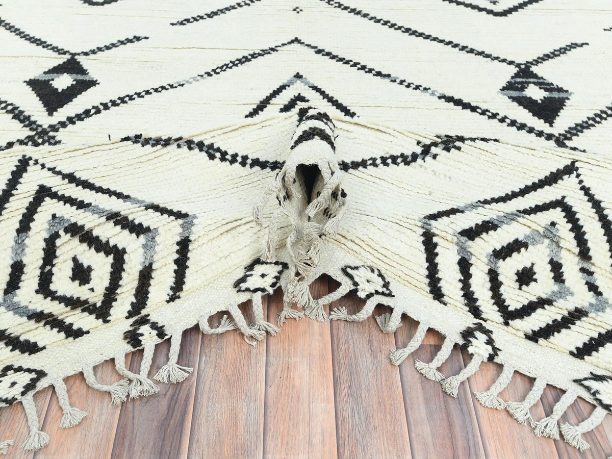 Tribal & Geometric hand-knotted wool rug in Ivory, 10' x 14'4" — SKU O082953 (view 5)
