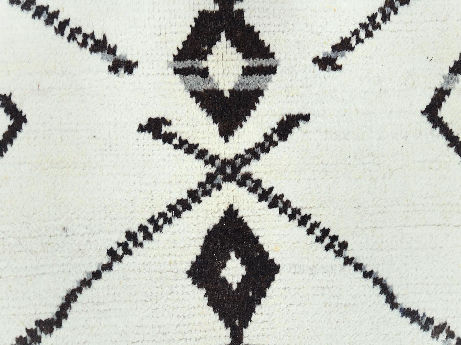 Tribal & Geometric hand-knotted wool rug in Ivory, 10' x 14'4" — SKU O082953 (view 8)