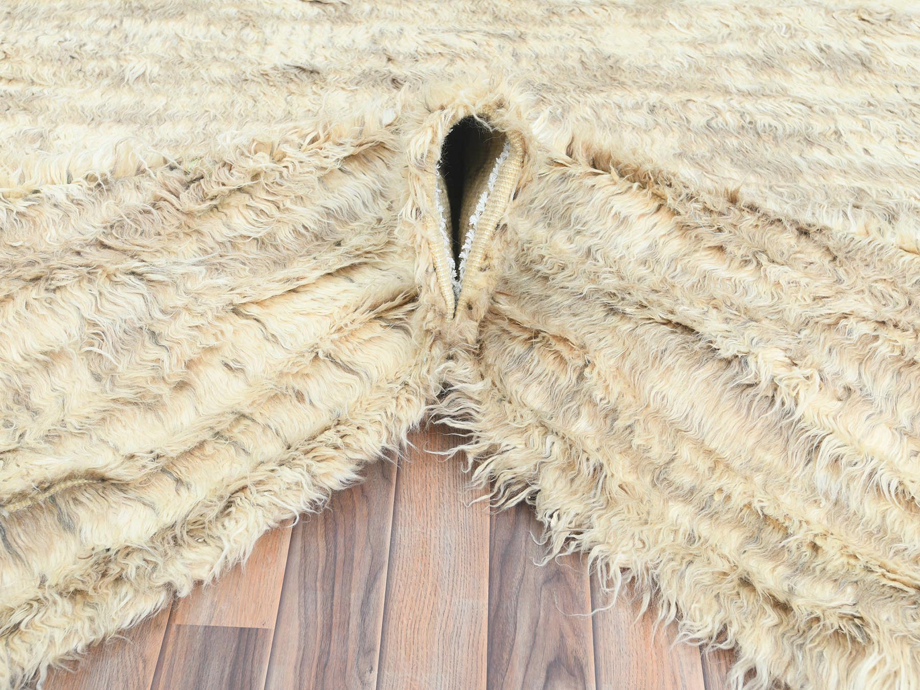 Tribal & Geometric hand-knotted wool rug in Ivory, 12'4" x 18'1" — SKU O082987 (view 5)