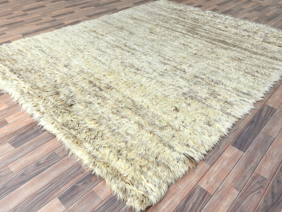 Tribal & Geometric hand-knotted wool rug in Ivory, 8'1" x 10'1" — SKU O082988 (view 3)