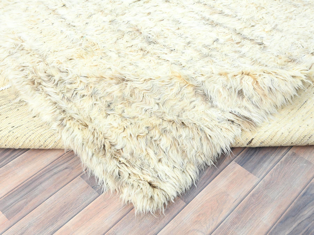 Tribal & Geometric hand-knotted wool rug in Ivory, 8'1" x 10'1" — SKU O082988 (view 6)