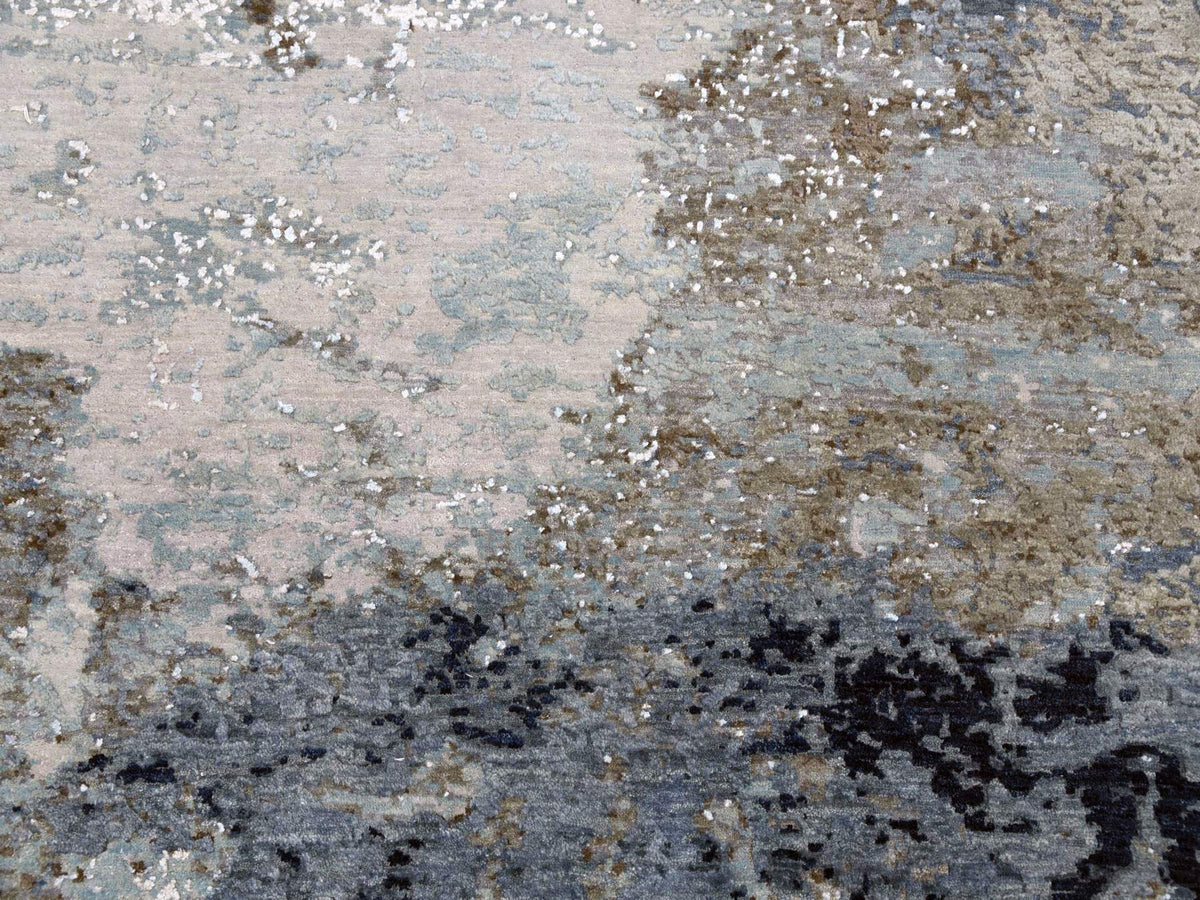 Modern / Contemporary hand-knotted wool rug in Gray, 10' x 10'2" — SKU O083033 (view 9)