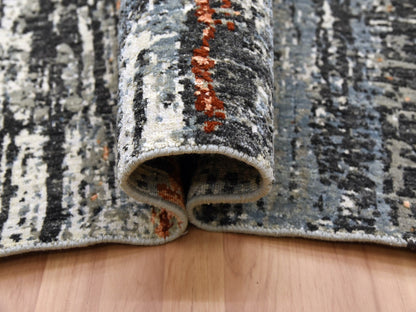 Modern / Contemporary hand-knotted wool rug in Gray, 8' x 10'1" — SKU O083068 (view 5)