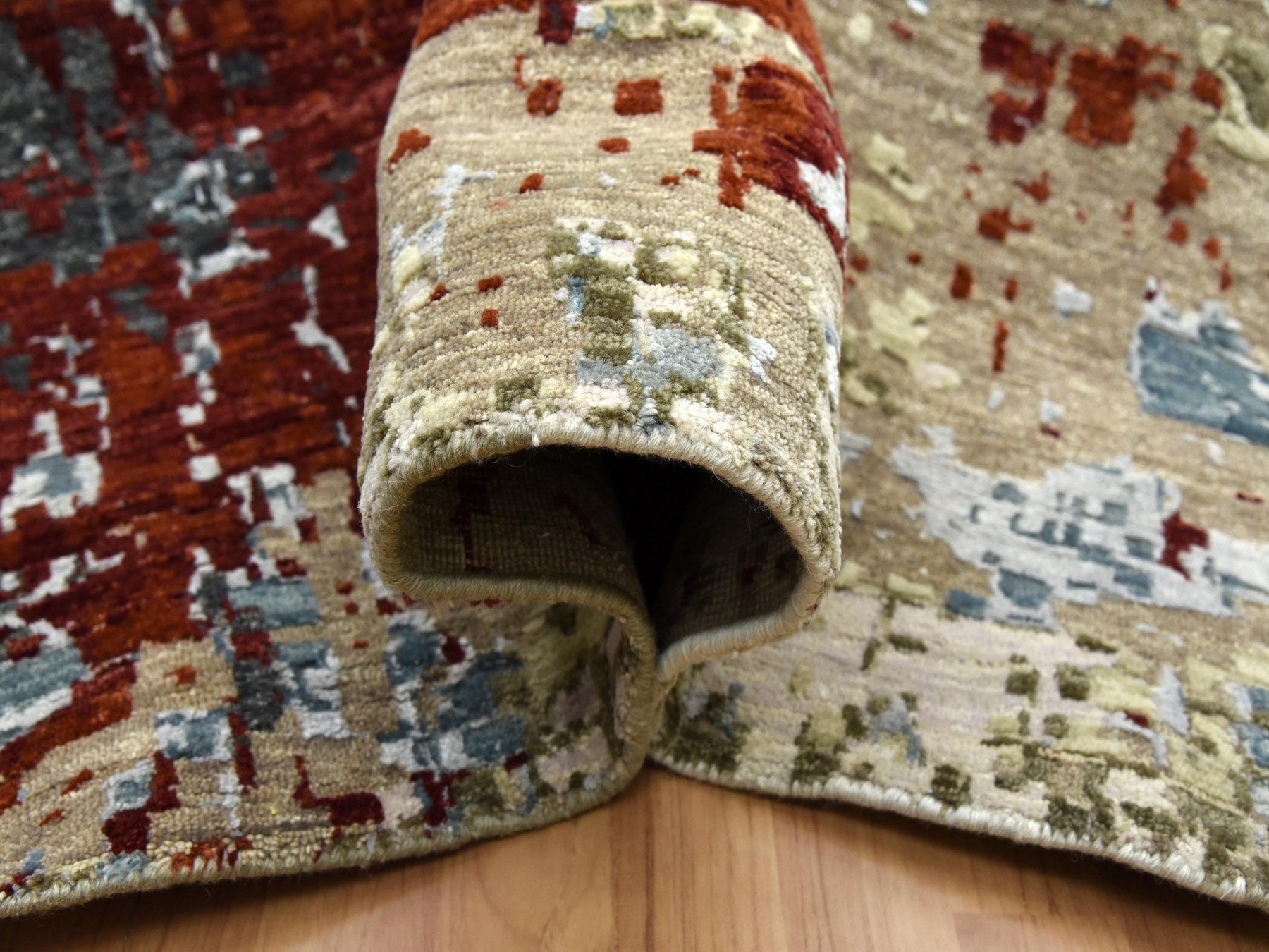 Modern / Contemporary hand-knotted wool rug in Gray, 10' x 14'2" — SKU O083085 (view 5)