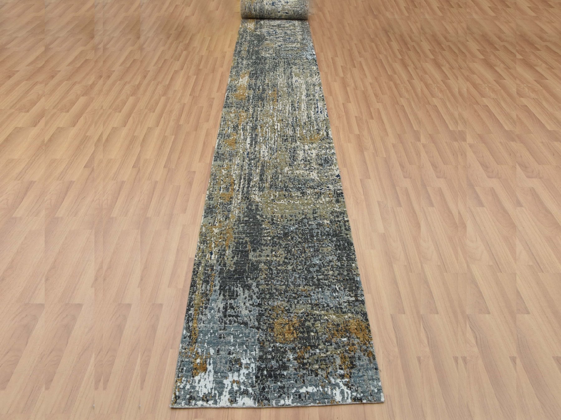 Modern / Contemporary hand-knotted wool runner in Gray, 2'5" x 19'10" — SKU O083097 (view 2)